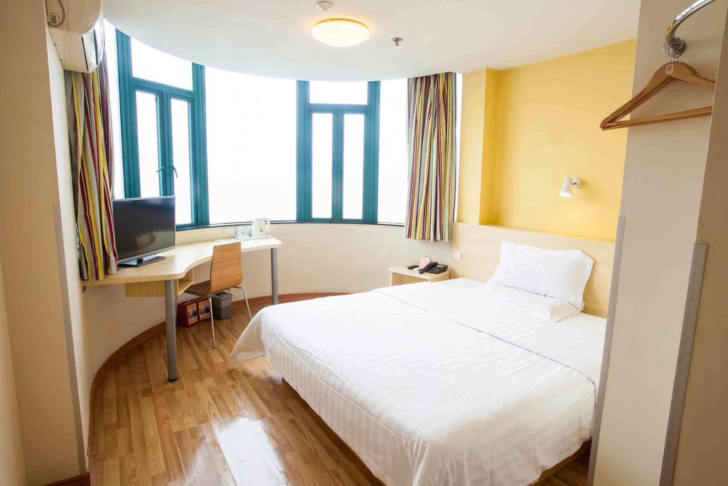 7Days Inn Chengdu Yulin Province Stadium Exterior foto